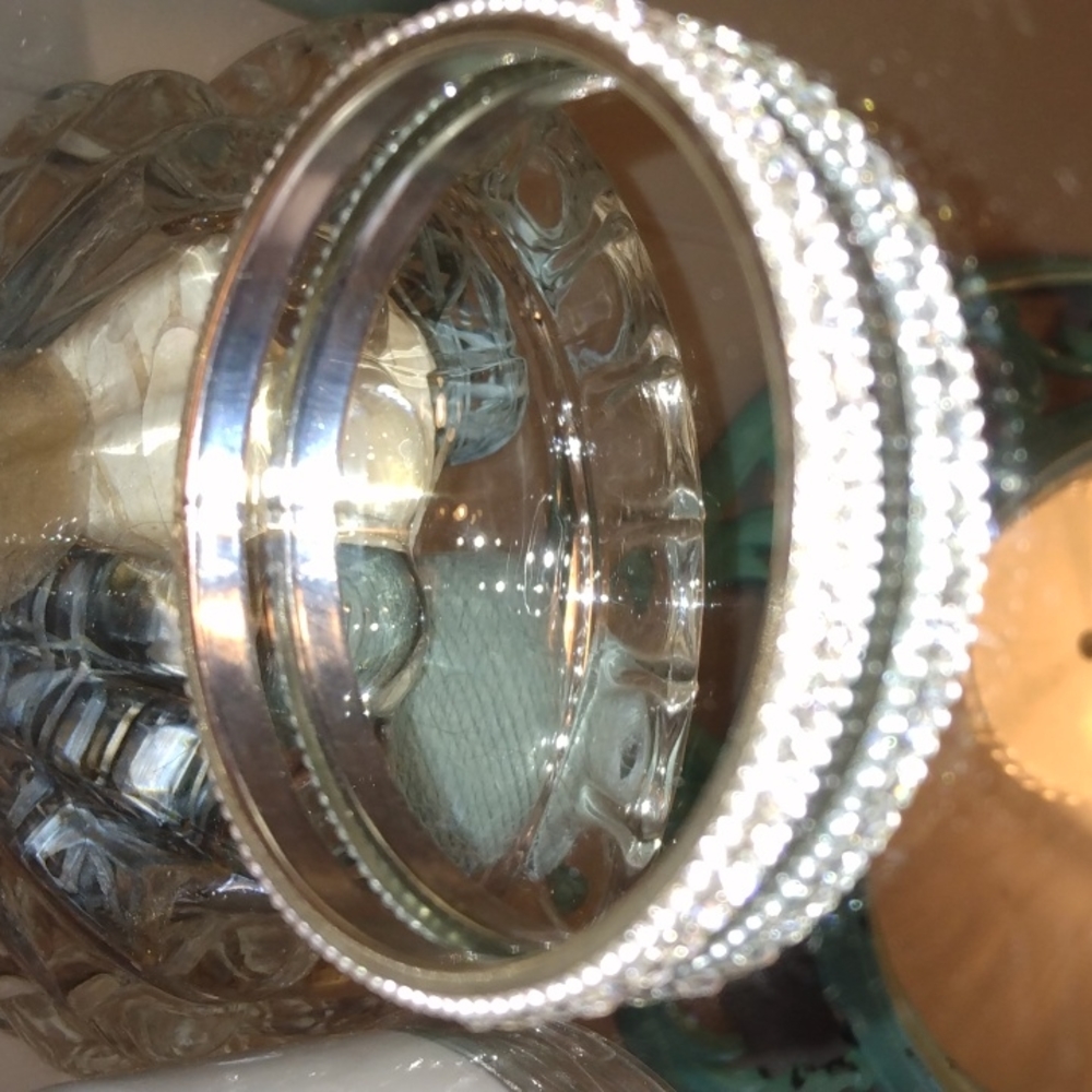 Crystal studded bangle. - Picture 4 of 5